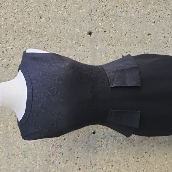 Tahari black pencil dress with peplum - Picture 5 of 14